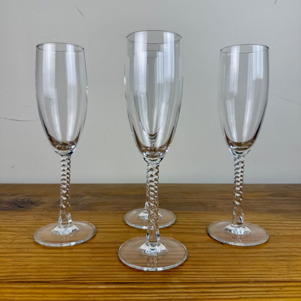 Cristal D’Arques Angelique Champagne Flutes | Set of 4 | Discontinued - Picture 4 of 12